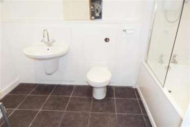  Image of 1 bedroom Flat to rent in Lakeside Rise Manchester M9 at Manchester, M9 8QF