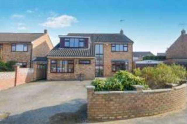  Image of 4 bedroom Detached house for sale in Heathleigh Drive Langdon Hills Basildon SS16 at Langdon Hills Basildon Langdon Hills, SS16 6AR