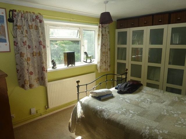  Image of 2 bedroom Flat to rent in Langley Drive Crawley RH11 at Langley Drive Langley Green CRAWLEY, RH11 7TG