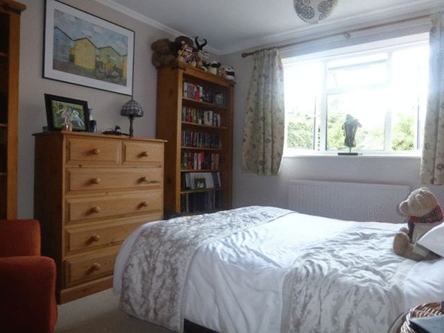  Image of 2 bedroom Flat to rent in Langley Drive Crawley RH11 at Langley Drive Langley Green CRAWLEY, RH11 7TG