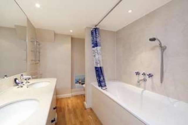 Image of 3 bedroom Flat to rent in Lansdowne Road London W11 at Lansdowne Road  London, W11 3AG