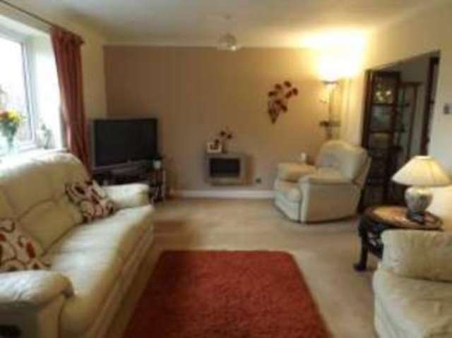  Image of 4 bedroom Detached house for sale in Leasowes Road Offenham Evesham WR11 at Offenham Evesham Offenham, WR11 8RQ