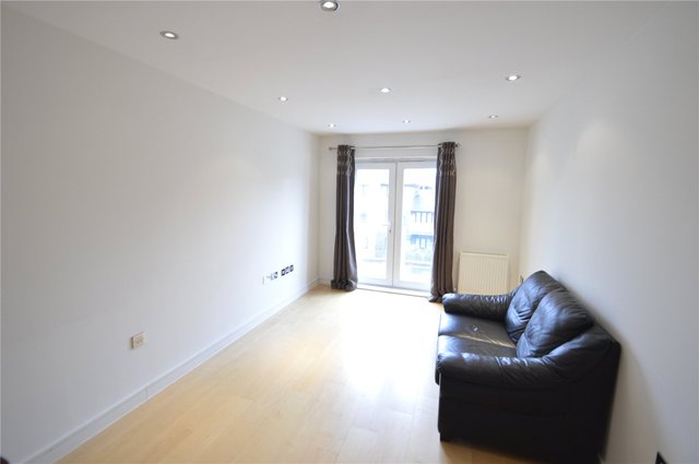  Image of 2 bedroom Apartment to rent in Moorbridge Road Maidenhead SL6 at Moorbridge Road Maidenhead Maidenhead, SL6 8FW