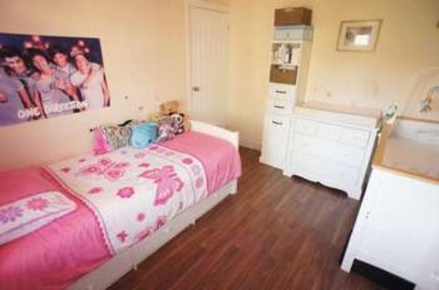  Image of 2 bedroom Detached house for sale in Limetree Avenue Benfleet SS7 at Limetree Avenue  Benfleet, SS7 5AB