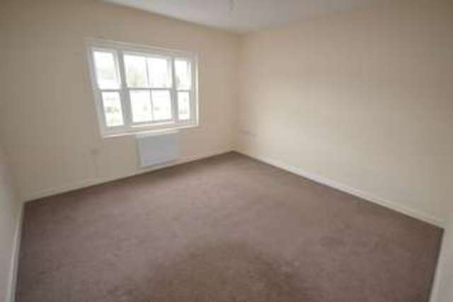  Image of 1 bedroom Flat to rent in Lloyds Terrace Adpar Newcastle Emlyn SA38 at Lloyds Terrace Adpar Newcastle Emlyn, SA38 9NS