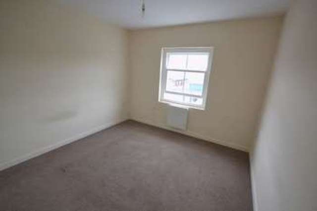  Image of 1 bedroom Flat to rent in Lloyds Terrace Adpar Newcastle Emlyn SA38 at Lloyds Terrace Adpar Newcastle Emlyn, SA38 9NS