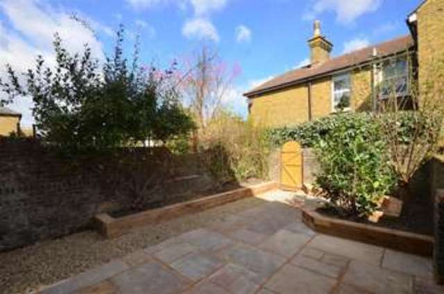  Image of 4 bedroom Terraced house for sale in London Road Faversham ME13 at Faversham Kent Faversham, ME13 8RX