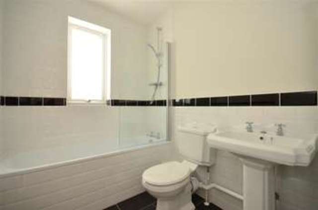  Image of 4 bedroom Terraced house for sale in London Road Faversham ME13 at Faversham Kent Faversham, ME13 8RX