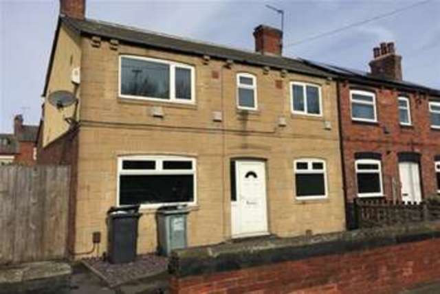  Image of 3 bedroom Detached house to rent in Longroyd Terrace Hunslet Leeds LS11 at Leeds, LS11 5HJ