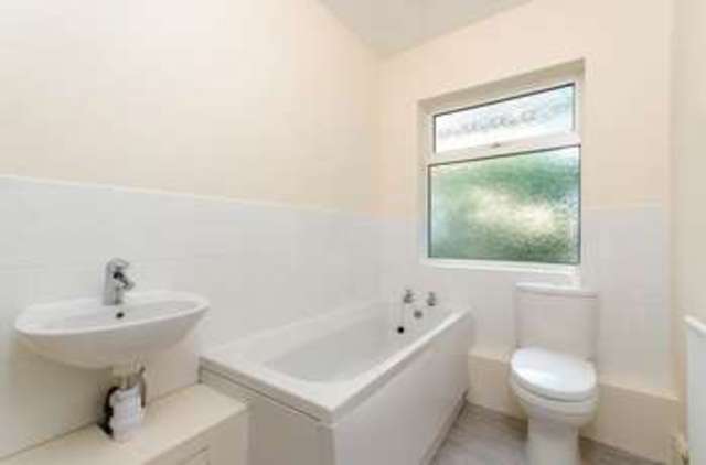 Image of 3 bedroom Detached house for sale in Louth Road Horncastle LN9 at Louth Road  Horncastle, LN9 5ED