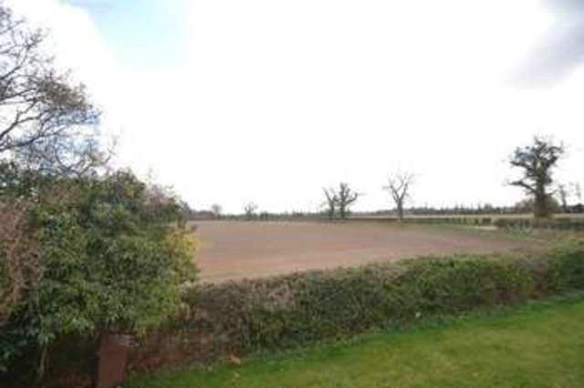  Image of 3 bedroom Property to rent in Low Road Great Plumstead Norwich NR13 at Low Road Great Plumstead Norwich, NR13 5AY