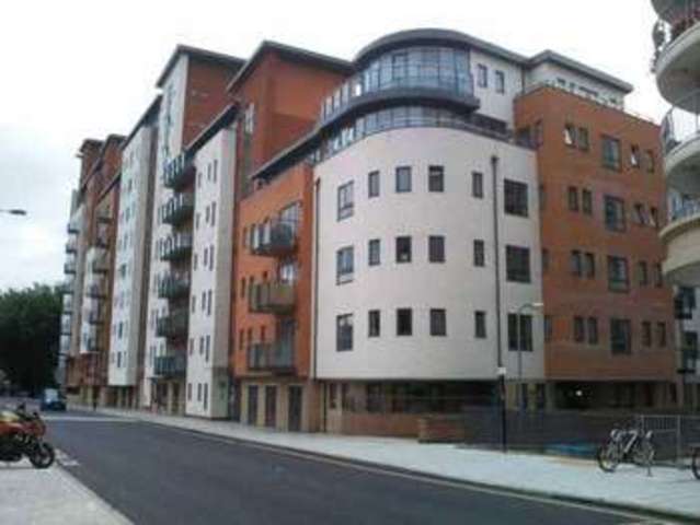  Image of 1 bedroom Flat to rent in Lower Canal Walk Southampton SO14 at Lower Canal Walk City Centre Southampton, SO14 3JG