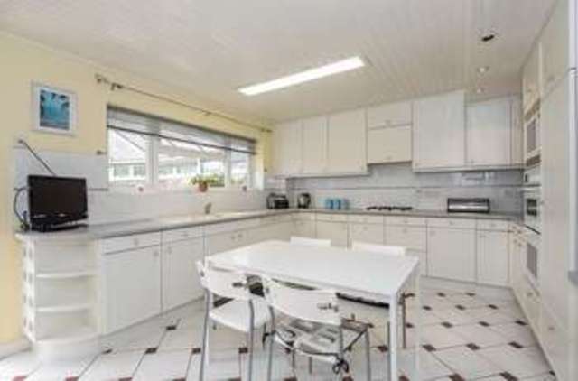  Image of 5 bedroom Detached house for sale in Lower Radley Lower Radley Abingdon OX14 at 18 Lower Radley Radley Abingdon, OX14 3AX