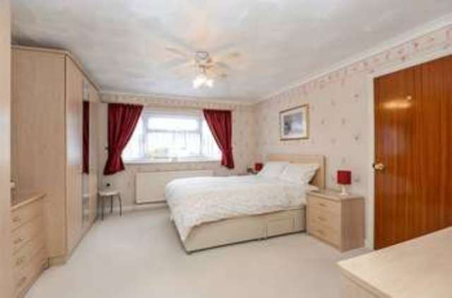  Image of 5 bedroom Detached house for sale in Lower Radley Lower Radley Abingdon OX14 at 18 Lower Radley Radley Abingdon, OX14 3AX