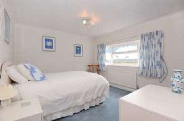  Image of 5 bedroom Detached house for sale in Lower Radley Lower Radley Abingdon OX14 at 18 Lower Radley Radley Abingdon, OX14 3AX