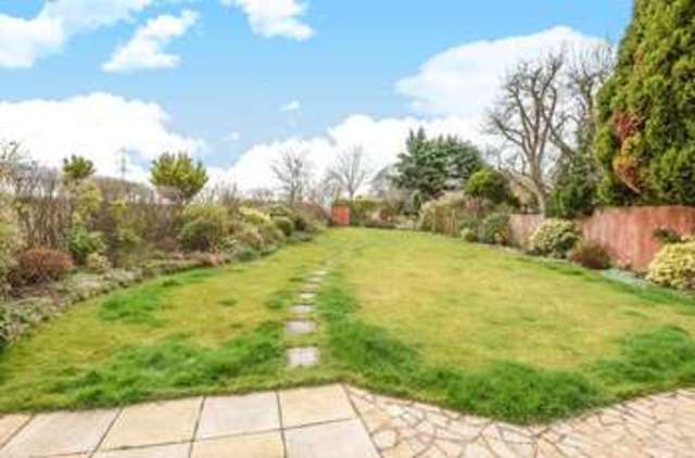  Image of 5 bedroom Detached house for sale in Lower Radley Lower Radley Abingdon OX14 at 18 Lower Radley Radley Abingdon, OX14 3AX
