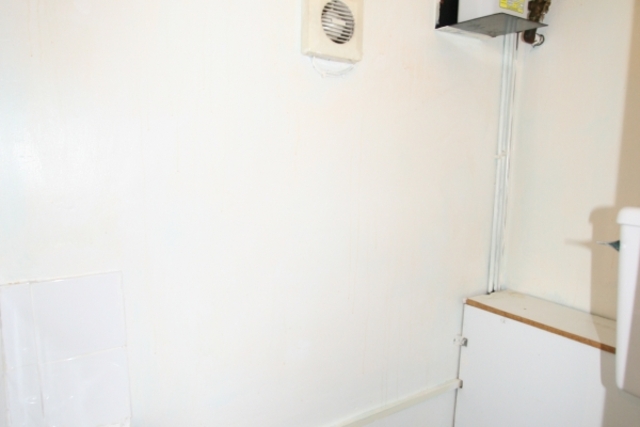  Image of 3 bedroom Terraced house to rent in Lyefield Walk Rochdale OL16 at Rochdale OL16 5SR Rochdale, OL16 5SR