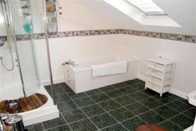  Image of 3 bedroom Flat to rent in Lynedoch Place Glasgow G3 at Glasgow, G3 6AB