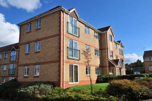  Image of 2 bedroom Apartment to rent in Lyon Close Maidenbower Crawley RH10 at Lyon Close Maidenbower Crawley, RH10 7ND