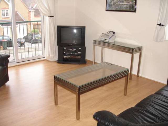  Image of 2 bedroom Apartment to rent in Lyon Close Maidenbower Crawley RH10 at Lyon Close Maidenbower Crawley, RH10 7ND