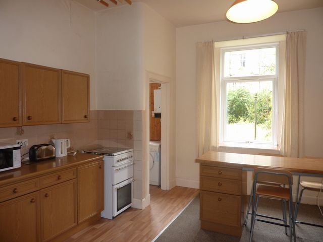  Image of 3 bedroom Flat to rent in Macdowall Road Edinburgh EH9 at Newington Edinburgh Edinburgh, EH9 3ED