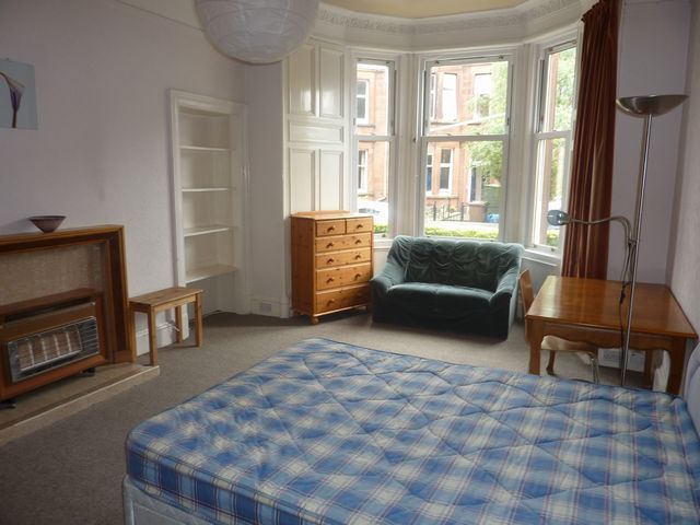  Image of 3 bedroom Flat to rent in Macdowall Road Edinburgh EH9 at Newington Edinburgh Edinburgh, EH9 3ED