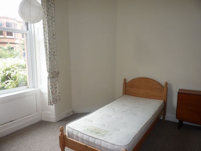  Image of 3 bedroom Flat to rent in Macdowall Road Edinburgh EH9 at Newington Edinburgh Edinburgh, EH9 3ED