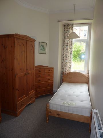  Image of 3 bedroom Flat to rent in Macdowall Road Edinburgh EH9 at Newington Edinburgh Edinburgh, EH9 3ED