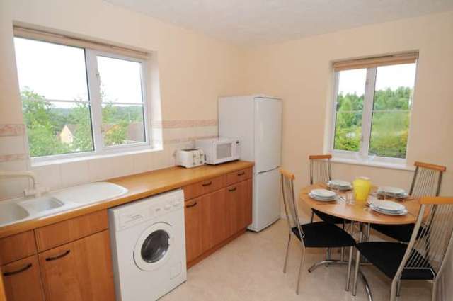  Image of 2 bedroom Apartment to rent in Lyon Close Maidenbower Crawley RH10 at Lyon Close Maidenbower Crawley, RH10 7ND