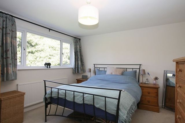  Image of 4 bedroom Detached house for sale in Lower Cookham Road Maidenhead SL6 at Lower Cookham Road  Maidenhead, SL6 8JY