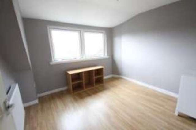  Image of 2 bedroom Flat for sale in Main Street Neilston Glasgow G78 at Neilston Glasgow Neilston, G78 3NL