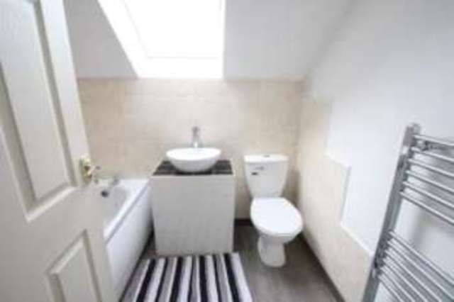  Image of 2 bedroom Flat for sale in Main Street Neilston Glasgow G78 at Neilston Glasgow Neilston, G78 3NL