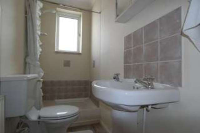  Image of 5 bedroom Semi-Detached house for sale in Manthorp Road London SE18 at Manthorpe Road  Plumstead, SE18 7SZ