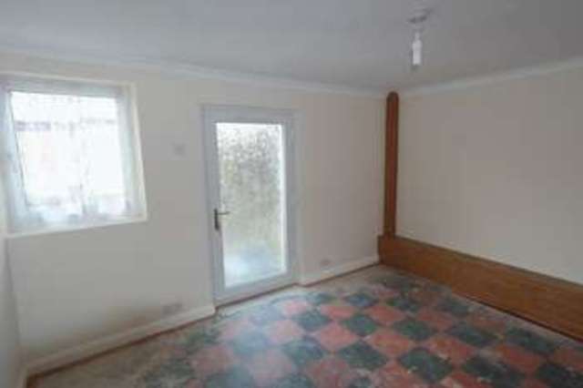  Image of 5 bedroom Semi-Detached house for sale in Manthorp Road London SE18 at Manthorpe Road  Plumstead, SE18 7SZ