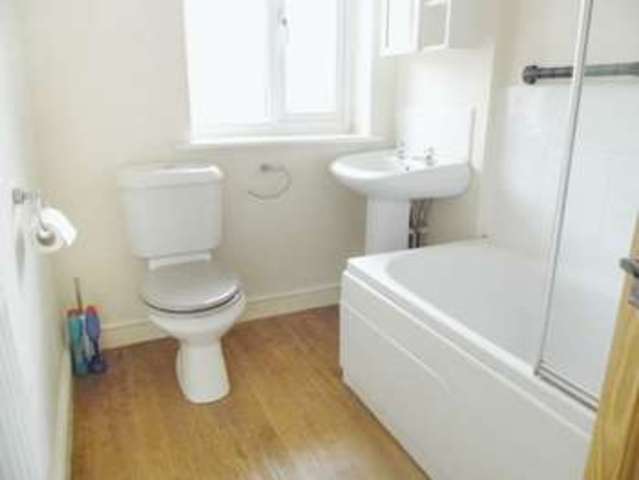  Image of 2 bedroom Flat to rent in Marina Road Trent Vale Stoke-on-Trent ST4 at Marina Road Oakhill Stoke On Trent, ST4 5PG