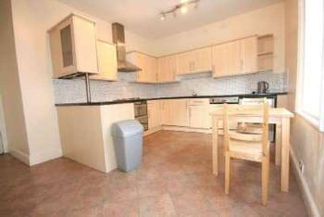  Image of 3 bedroom Apartment to rent in Market Street Altrincham WA14 at ALTRINCHAM, WA14 1QS