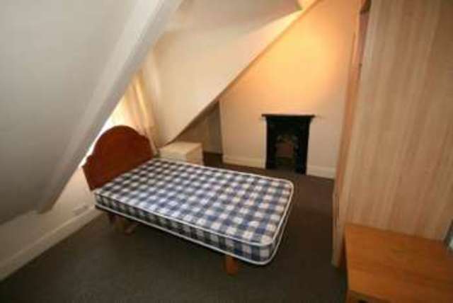  Image of 3 bedroom Apartment to rent in Market Street Altrincham WA14 at ALTRINCHAM, WA14 1QS