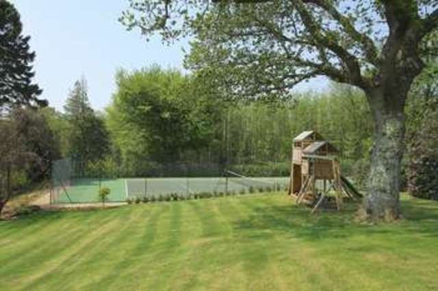  Image of 7 bedroom Detached house for sale in Marley Heights Haslemere GU27 at Marley Heights  Haslemere, GU27 3LU