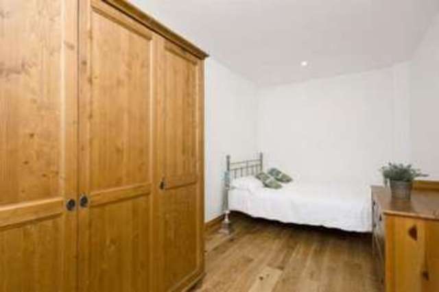  Image of 2 bedroom Terraced house to rent in Medway Road London E3 at Medway Road  London, E3 5DR