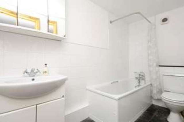  Image of 2 bedroom Terraced house to rent in Medway Road London E3 at Medway Road  London, E3 5DR