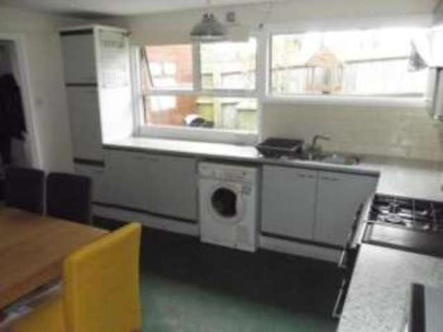  Image of 3 bedroom Bungalow for sale in Melick Road Beanhill Milton Keynes MK6 at Beanhill Milton Keynes Simpson, MK6 4LT