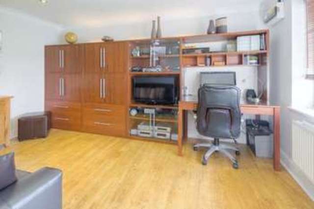  Image of 5 bedroom Property for sale in Millholm Rise Simpson Milton Keynes MK6 at Millholm Rise Simpson Milton Keynes, MK6 3BF