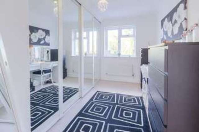  Image of 5 bedroom Property for sale in Millholm Rise Simpson Milton Keynes MK6 at Millholm Rise Simpson Milton Keynes, MK6 3BF