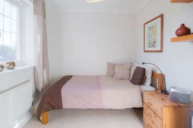  Image of 5 bedroom Property for sale in Millholm Rise Simpson Milton Keynes MK6 at Millholm Rise Simpson Milton Keynes, MK6 3BF