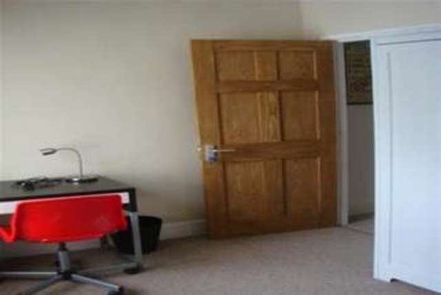  Image of 5 bedroom Detached house to rent in Milton Road Southampton SO15 at Southampton, SO15 2HW