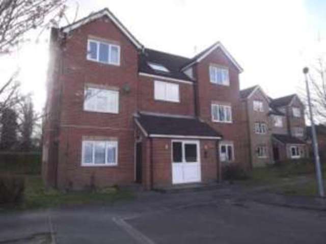  Image of 2 bedroom Flat for sale in Milton Way Houghton Regis Dunstable LU5 at Houghton Regis Dunstable Houghton Regis, LU5 5UF