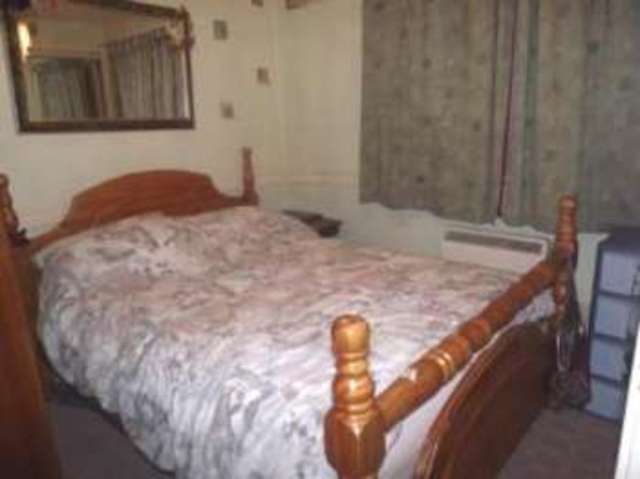 Image of 2 bedroom Flat for sale in Milton Way Houghton Regis Dunstable LU5 at Houghton Regis Dunstable Houghton Regis, LU5 5UF