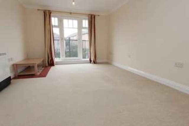  Image of 2 bedroom Flat to rent in Regents Park Road Southampton SO15 at Regents Park Road  Southampton, SO15 8NA