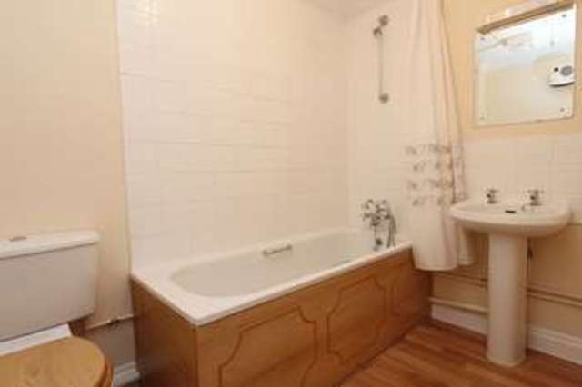  Image of 2 bedroom Flat to rent in Regents Park Road Southampton SO15 at Regents Park Road  Southampton, SO15 8NA