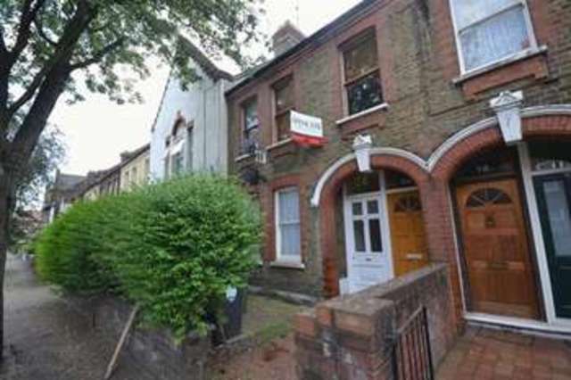  Image of 2 bedroom Flat to rent in Morieux Road London E10 at London, E10 7LL
